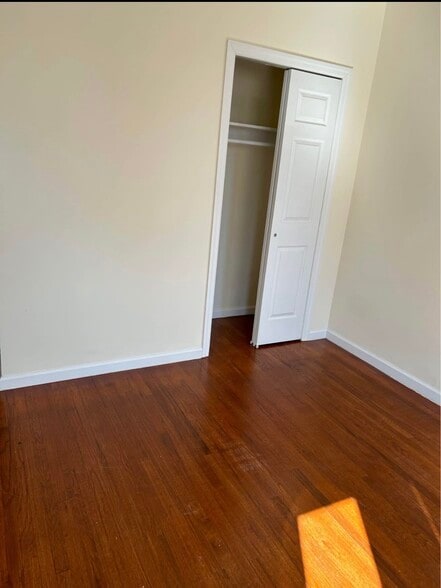 Building Photo - 11 William St