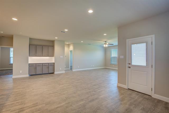 Building Photo - 2213 Dyre Dr