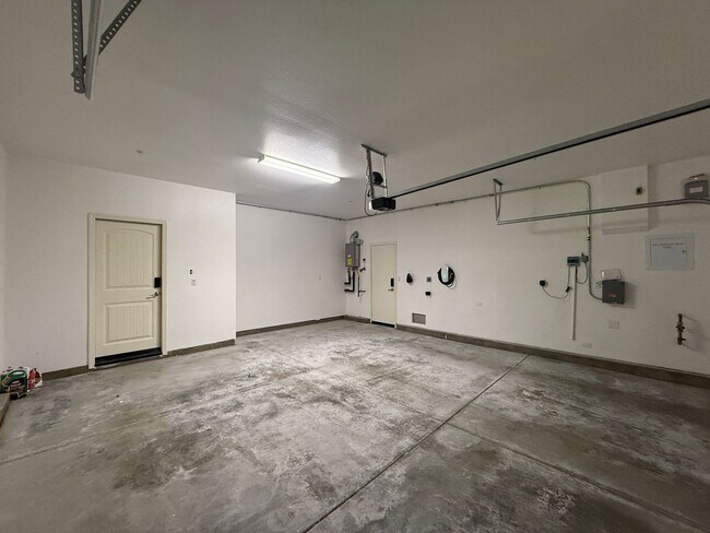 Building Photo - 3918 Westbrook Ave