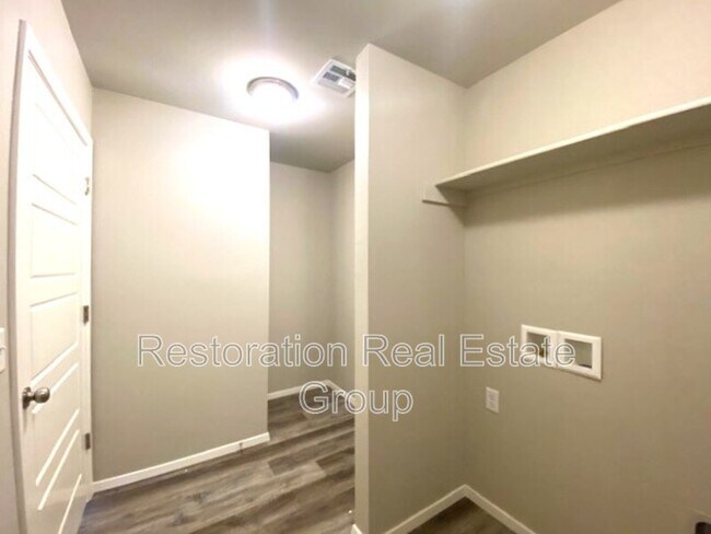 Building Photo - 10010 E 108th Pl N