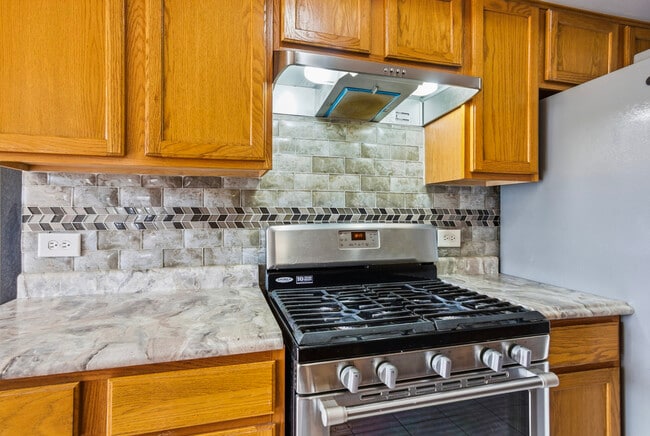 Building Photo - 5610 W Von Ave