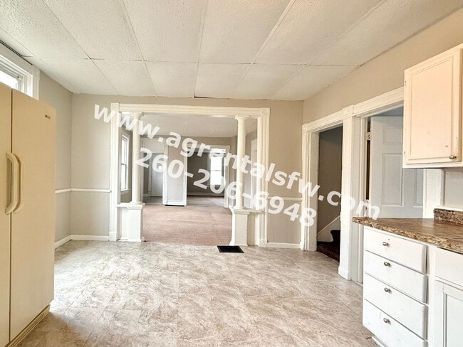 Building Photo - 4 Bedroom House