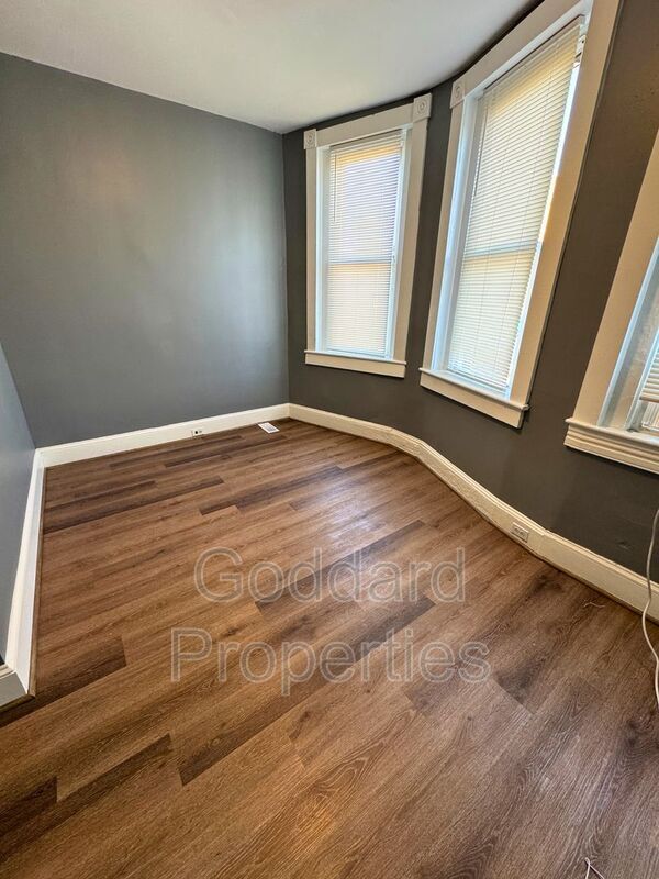 Building Photo - 1313 E North Ave