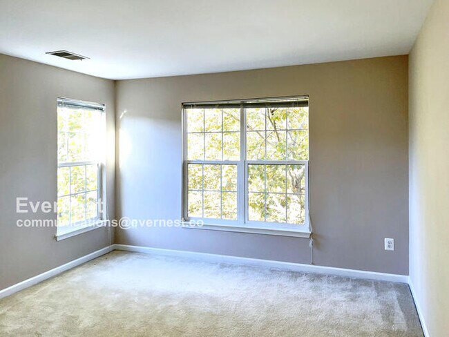 Building Photo - 43206 Somerset Hills Terrace