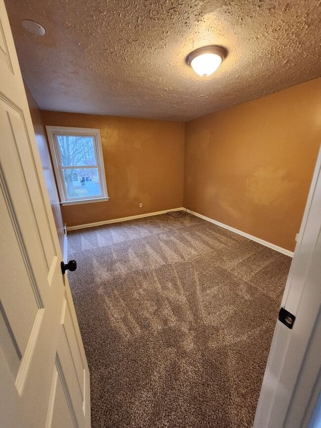 Building Photo - 2005 Hilton Rd