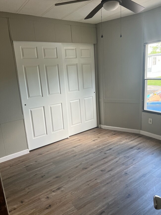 Building Photo - 252 Golden Crest Dr