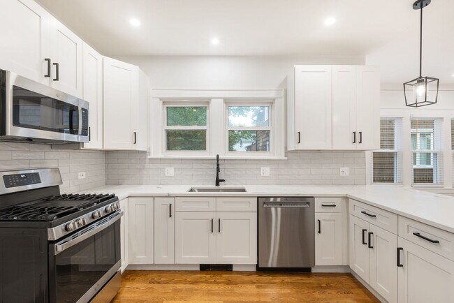 Building Photo - 217 Highwood Ave