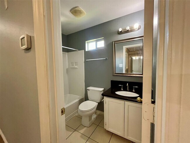 Building Photo - 5517 Rio Sabinas St