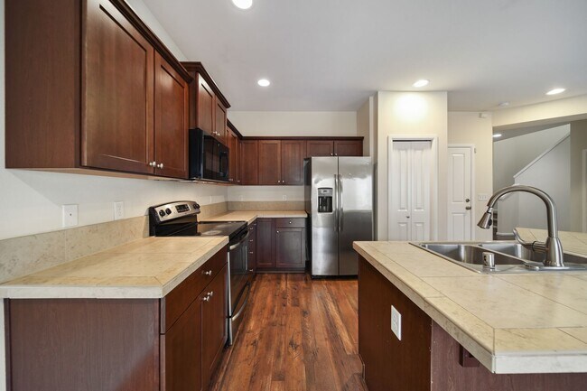 Building Photo - 3119 Harrier St NE