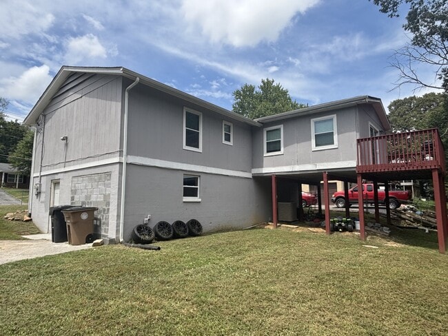Building Photo - 6500 Shrewsbury Dr NW