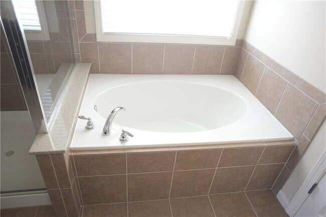 Building Photo - 776 Village Field Ct NW