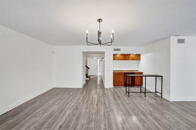 Building Photo - 103 Heatherbrook Way