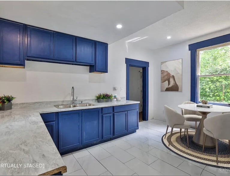 Building Photo - 812 Fairbanks Ave