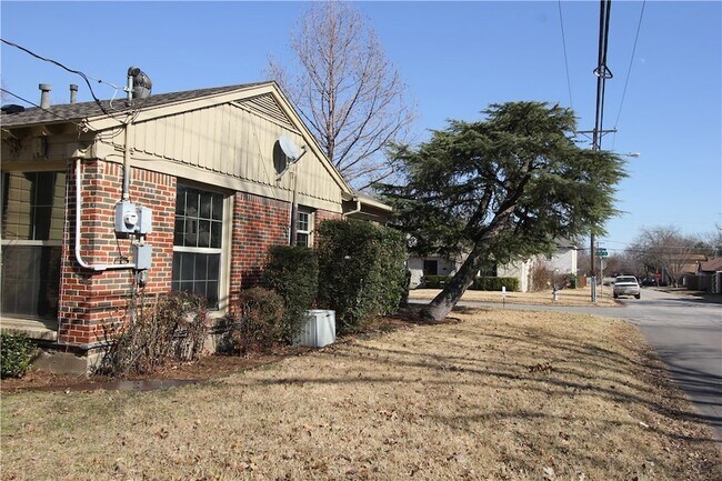 Building Photo - 4303 Delmar Ave