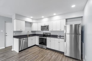 Apt. C8 - Kitchen - Princeton Apartments
