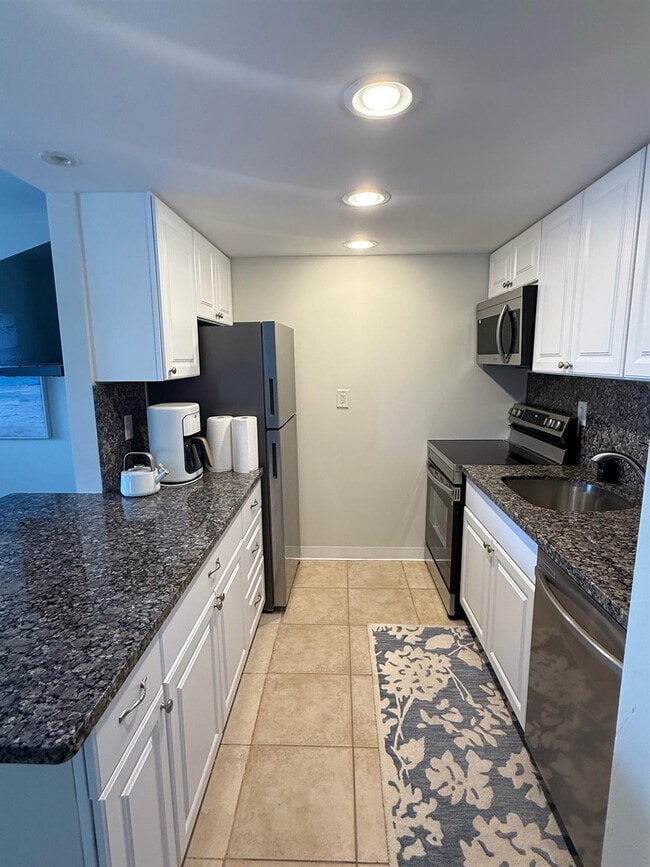 Building Photo - 4658 Bougainvilla Dr