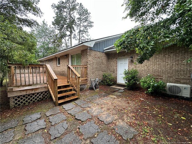 Building Photo - 103 Cromwell Ave