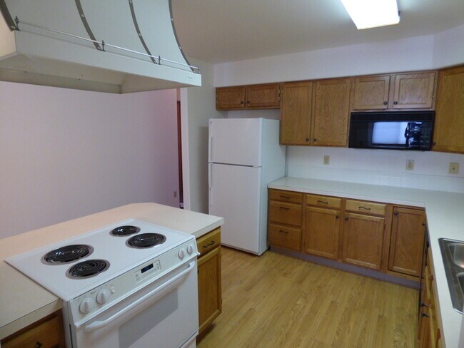 Building Photo - 2 Bedroom Townhome in Northwest Loveland