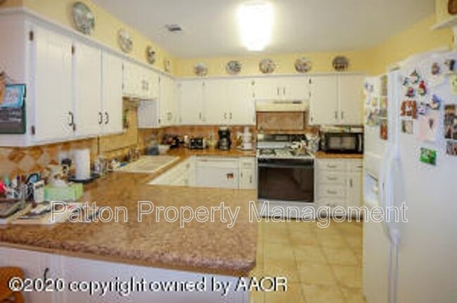 Building Photo - 1029 Trinchera Dr