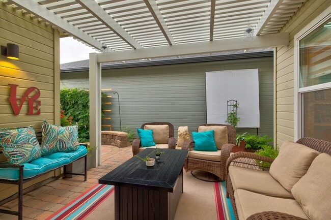 Building Photo - Sophisticated SE Boise Home Close To Downtown Boise