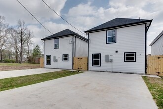 Building Photo - 8128 Sterlingshire St