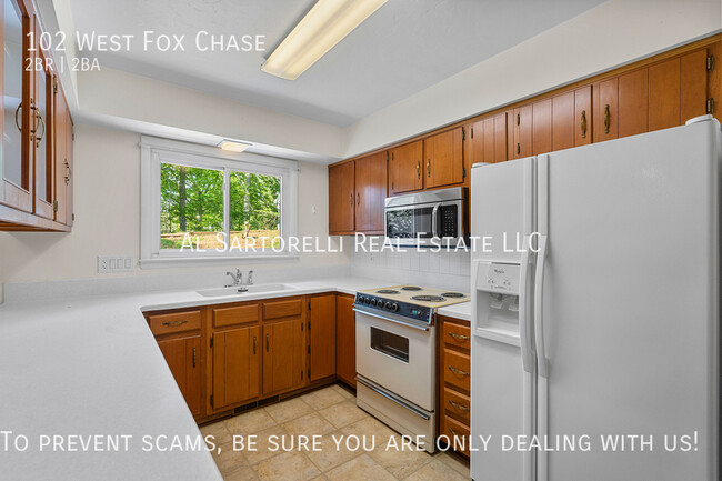 Building Photo - 102 W Fox Chase Rd