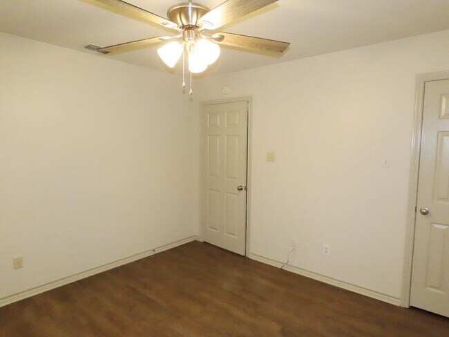 Building Photo - Whitehouse ISD! Beautifully Updated 3 Bedroom, 2 Bath Home