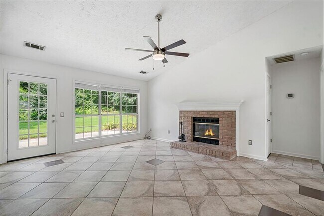 Building Photo - 2775 Ivy Mill Dr
