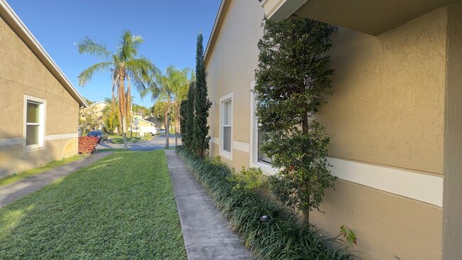Building Photo - 5811 NW 57th Ave