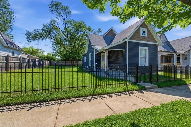 Building Photo - 1713 S Delaware St