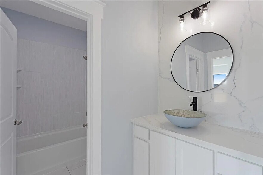 Building Photo - 2355 County Road 376