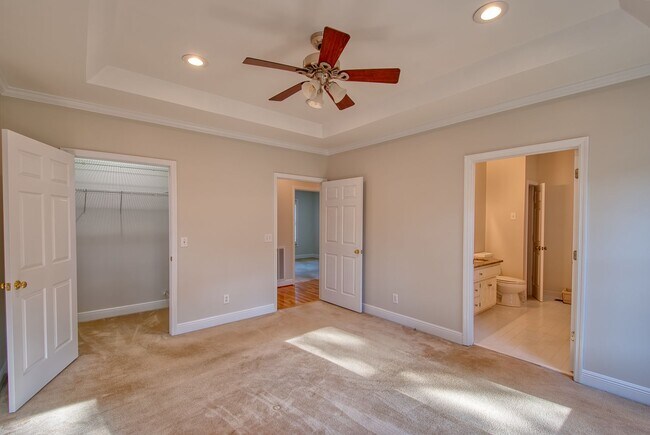 Building Photo - 1000 Eagle Pass Way