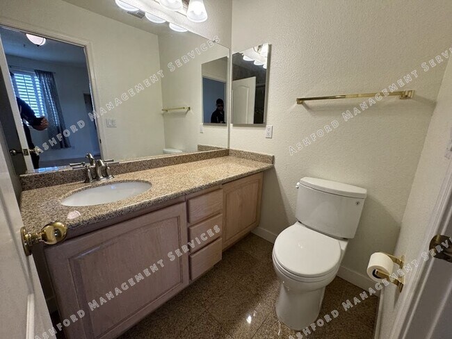 Building Photo - BEAUTIFUL 3 BEDROOM 3 BATHROOM HOME IN GAI...
