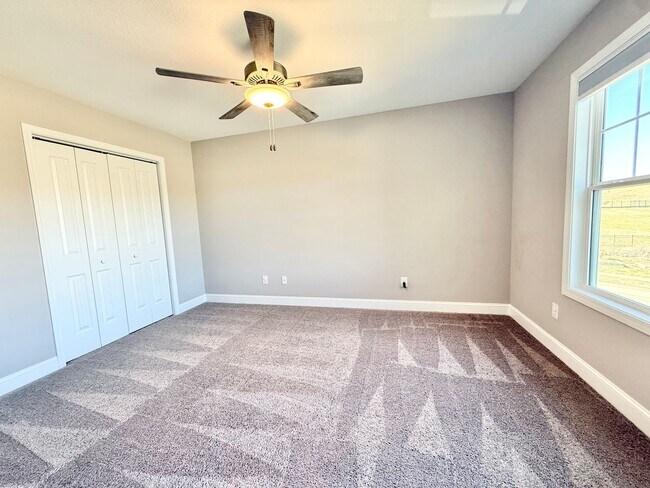 Building Photo - 100 Songberry St