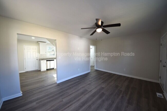 Building Photo - 18 E Gilbert St