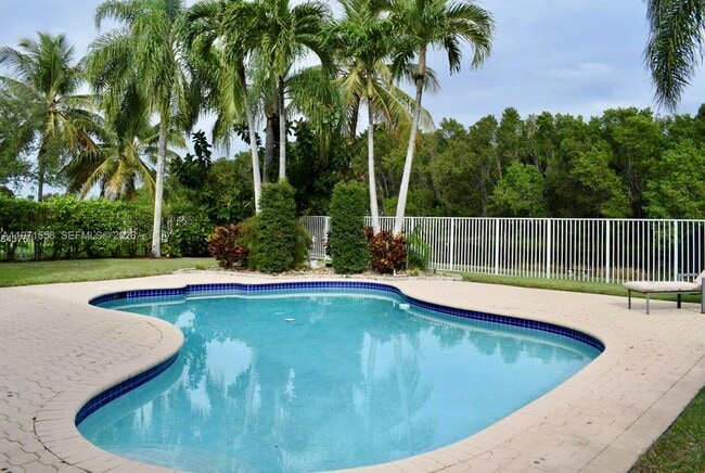 Building Photo - 834 Verona Lake Dr