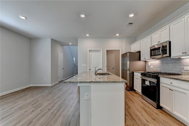 Building Photo - 175 Grey Falcon Ave