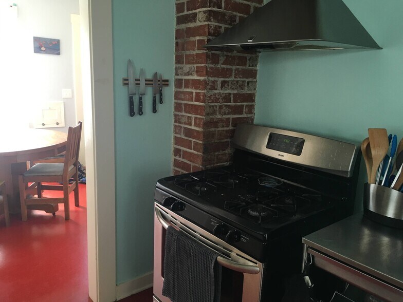 Building Photo - 1275 Jackson St