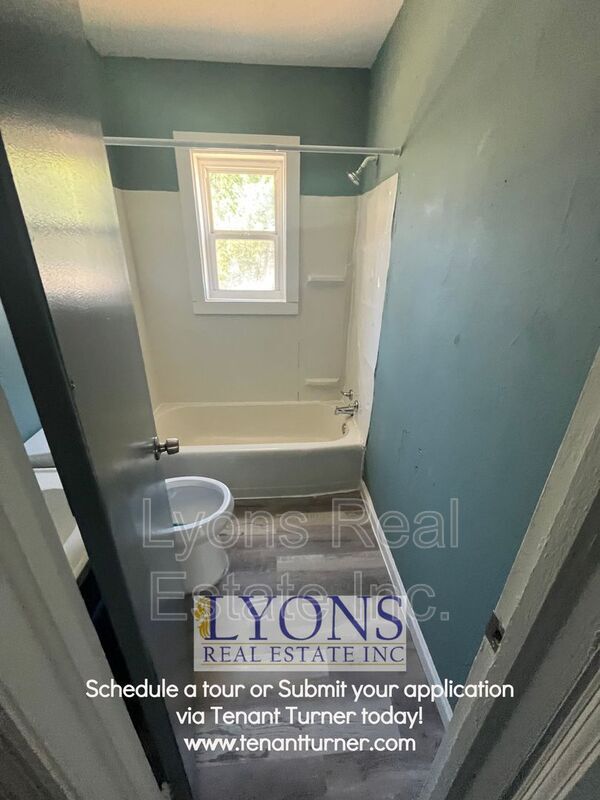 Building Photo - 917 Pineknot Rd