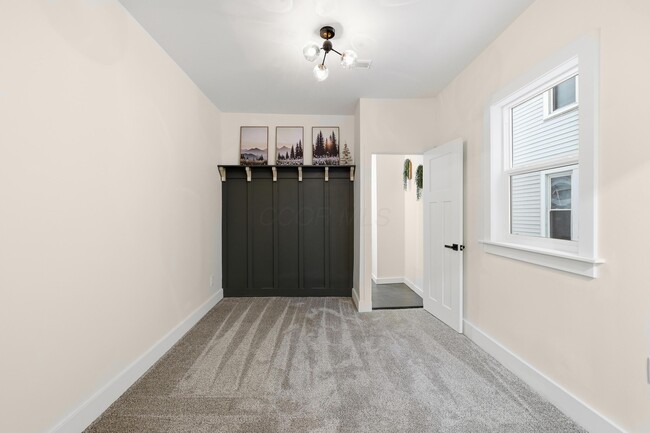 Building Photo - 321 W Columbia St