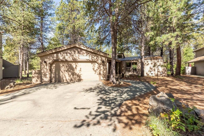 Building Photo - 57314 Approach Ln