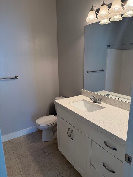 Building Photo - 158 S 140 E