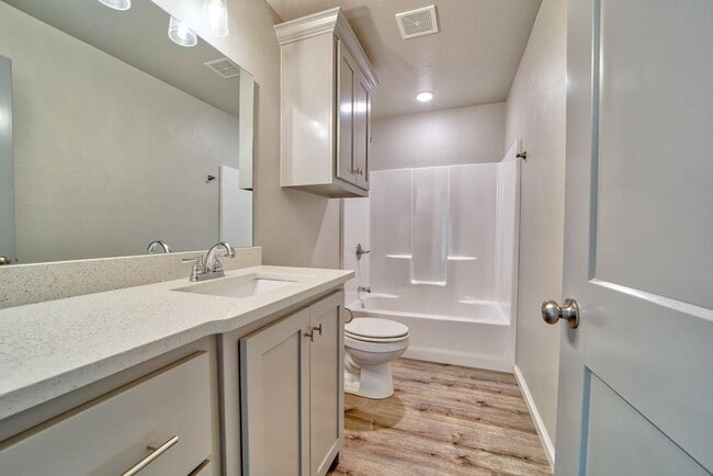 Building Photo - 1530 S 7th St