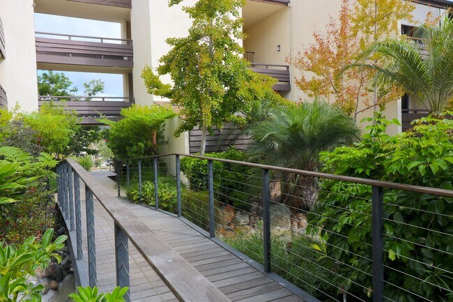 Building Photo - 3rd floor studio in Mission Valley! Beautiful vinyl flooring throughout/ 1 Prkg Space/ Mission Va...