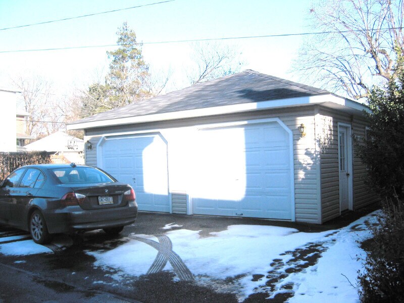 Building Photo - 32 W Elizabeth Ave