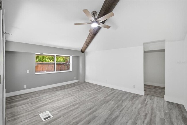 Building Photo - 7210 Valrie Ln