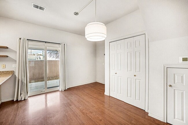 Building Photo - 3 Bedroom 2.5 Bathroom is Old Town Arvada