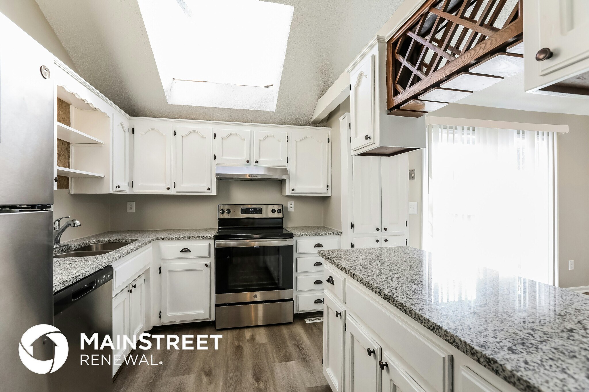 Building Photo - 1813 NE Gatewood Dr