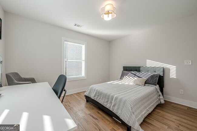 Building Photo - 1953 Beecher Rd SW