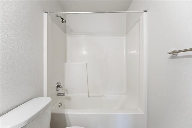 Building Photo - 12811 NE 49TH WAY